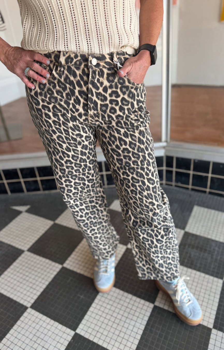 HR Leopard Barrel Jeans