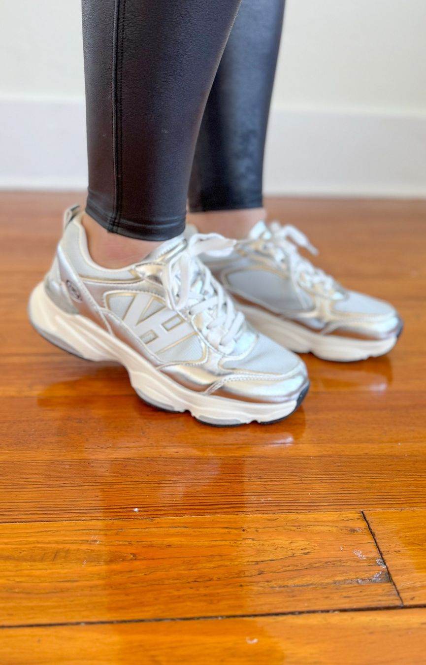 Dash 13- Washed Silver/Gold Sneaker