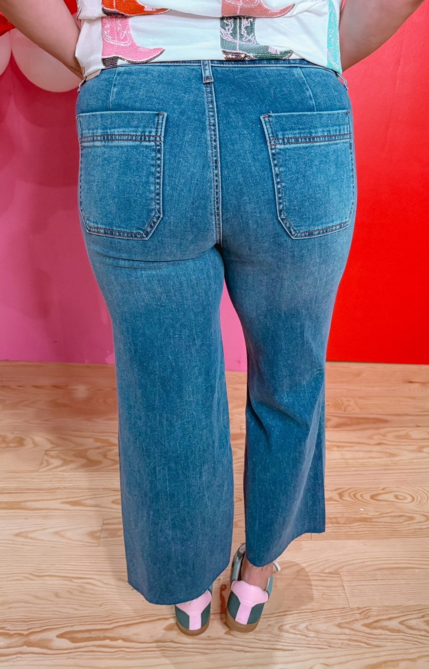 Meg HR Wide Leg Jeans w/ Patch Pockets- Fame Wash