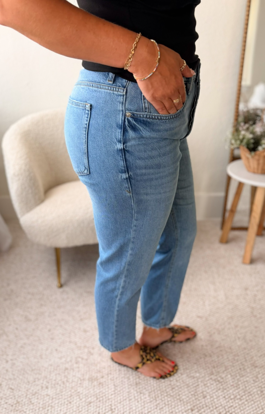 Weightless Boyfriend Jeans- Indigo
